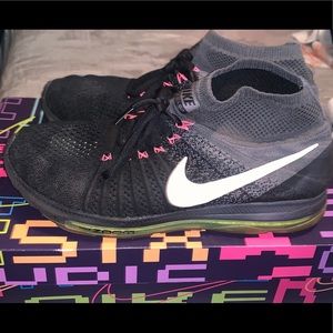 Men’s Nike basketball shoe